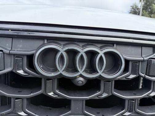 2024 Audi SQ8 Premium Plus