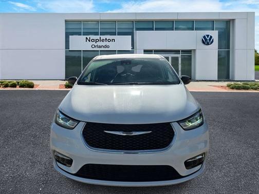 Bright White Clearcoat 2024 Chrysler Pacifica Touring L