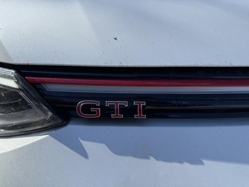 2024 Volkswagen Golf GTI 380 SE