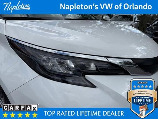 2024 Toyota Sienna LE