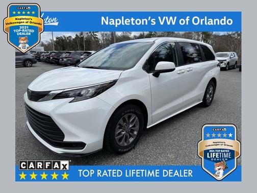 2024 Toyota Sienna LE