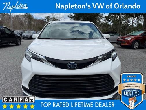 2024 Toyota Sienna LE