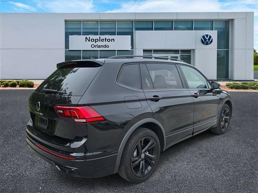 2024 Volkswagen Tiguan SE R-Line Black