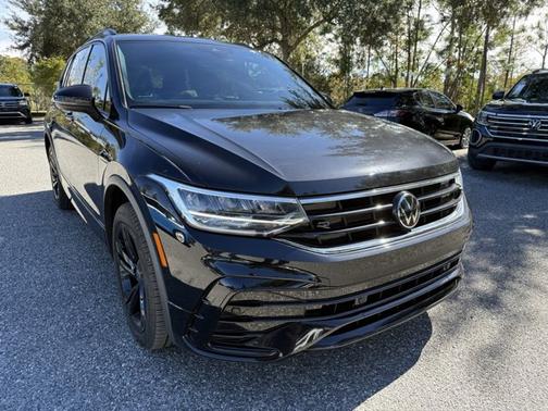 2023 Volkswagen Tiguan SE R-Line Black