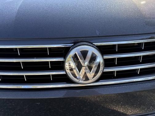 2019 Volkswagen Passat 2.0T Wolfsburg Edition