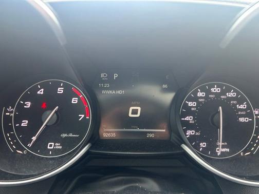 Alfa Black 2017 Alfa Romeo Giulia Ti