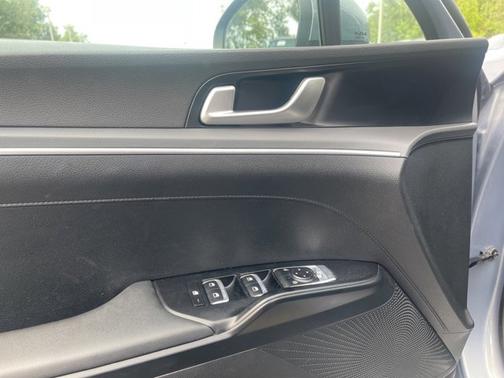 2023 Kia K5 LXS