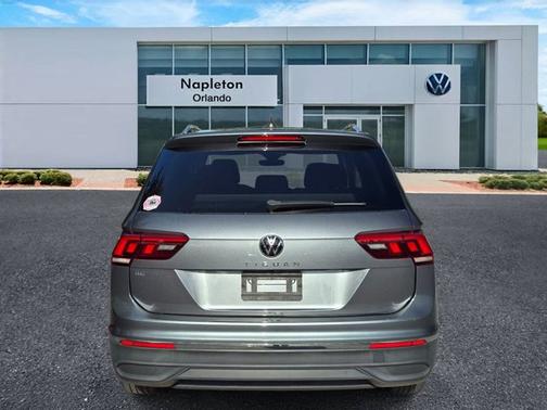 Gray 2023 Volkswagen Tiguan SE