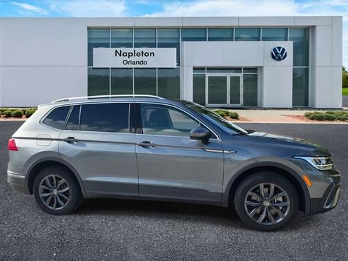 Gray 2023 Volkswagen Tiguan SE