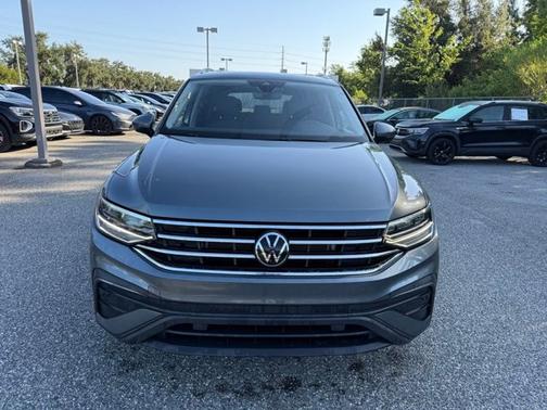 Gray 2023 Volkswagen Tiguan SE