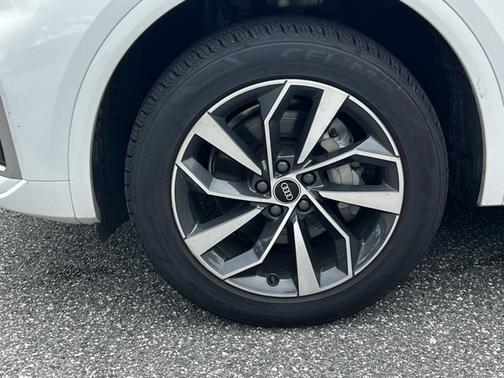 2022 Audi Q5 S line Premium Plus