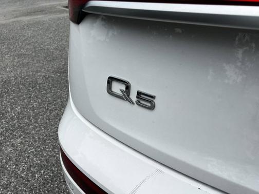 2022 Audi Q5 S line Premium Plus