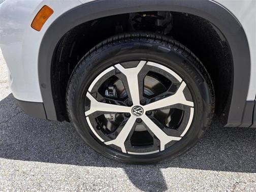 2025 Volkswagen Tiguan SE