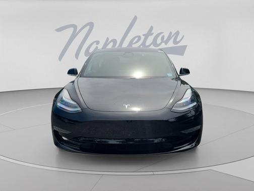 Black 2019 Tesla Model 3 Standard Range Plus