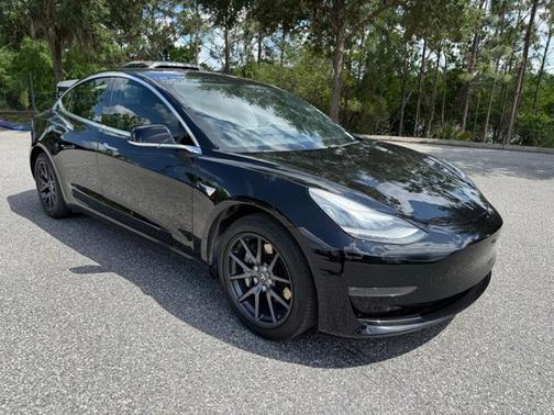 Black 2019 Tesla Model 3