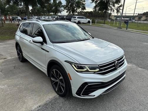White 2022 Volkswagen Tiguan SEL R-Line