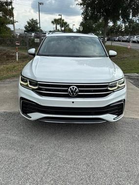 White 2022 Volkswagen Tiguan SEL R-Line