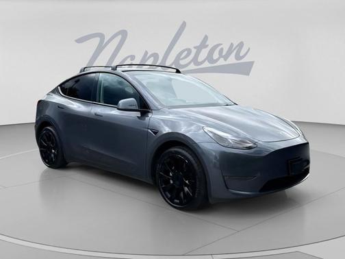 Gray 2022 Tesla Model Y Long Range