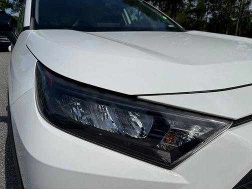 Super White 2019 Toyota RAV4 LE