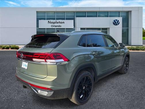 Green 2026 Volkswagen Atlas Cross Sport 2.0T SE w/Technology