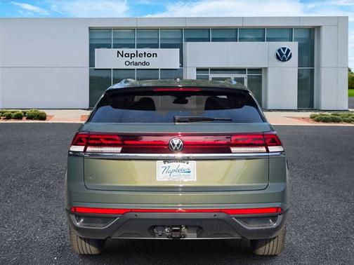 Green 2026 Volkswagen Atlas Cross Sport 2.0T SE w/Technology