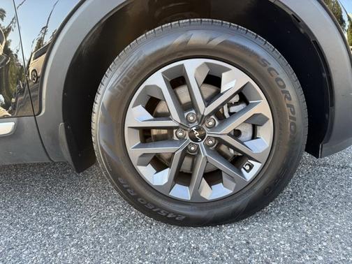 2023 Kia Telluride LX