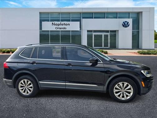 Pearl Metallic 2018 Volkswagen Tiguan 2.0T SE