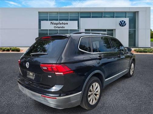 Pearl Metallic 2018 Volkswagen Tiguan 2.0T SE