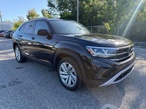 Deep Black 2022 Volkswagen Atlas Cross Sport 2.0T SE w/Technology