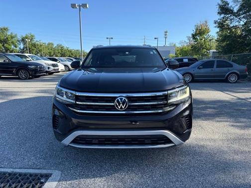 Deep Black 2022 Volkswagen Atlas Cross Sport 2.0T SE w/Technology