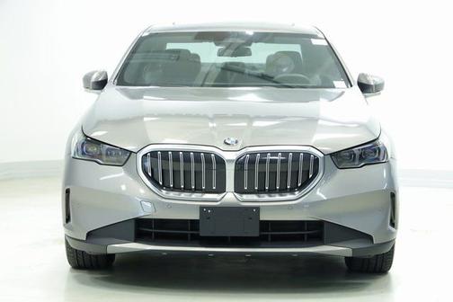 2024 BMW 530 530i xDrive