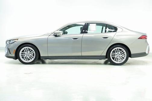 2024 BMW 530 530i xDrive