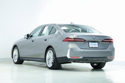 2024 BMW 530 530i xDrive