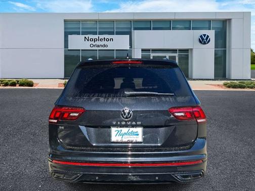 2022 Volkswagen Tiguan SE R-Line Black
