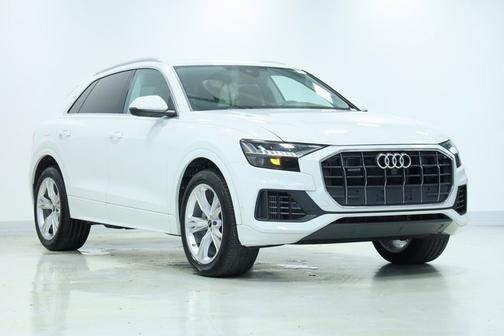 2023 Audi Q8 Premium Plus