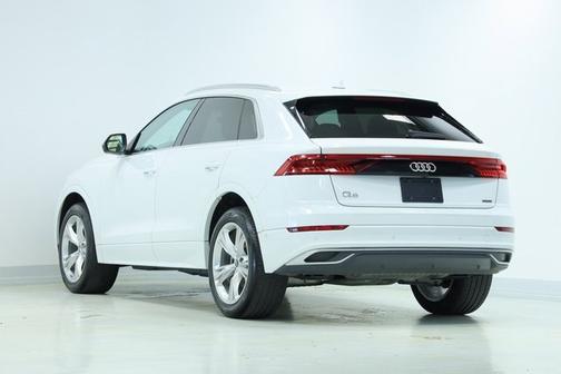 2023 Audi Q8 Premium Plus