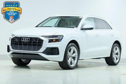 2023 Audi Q8 Premium Plus