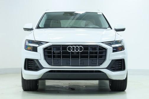 2023 Audi Q8 Premium Plus