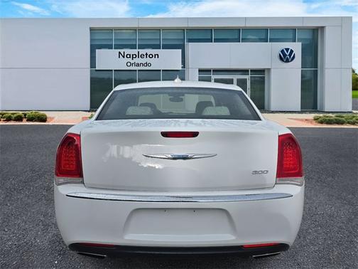 2023 Chrysler 300 Touring