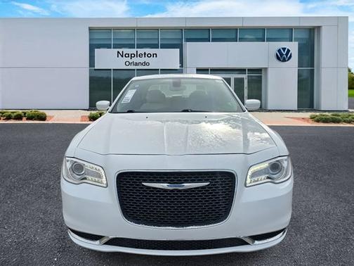 2023 Chrysler 300 Touring