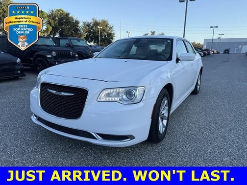 2023 Chrysler 300 Touring