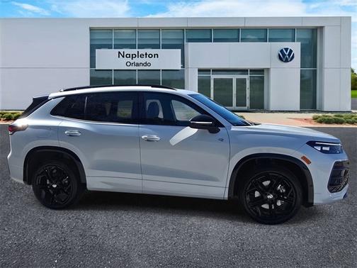 2025 Volkswagen Tiguan SE R-Line Black