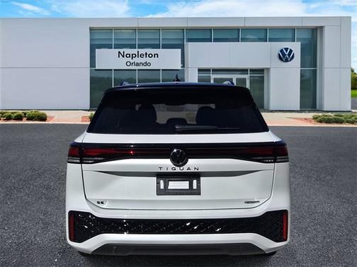 2025 Volkswagen Tiguan SE R-Line Black