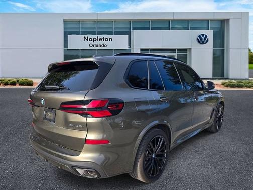 Manhattan Green Metallic 2025 BMW X5 sDrive40i