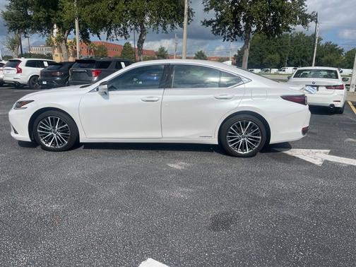 2022 Lexus ES 300h ES 300h