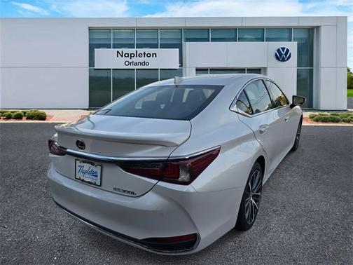 2022 Lexus ES 300h ES 300h