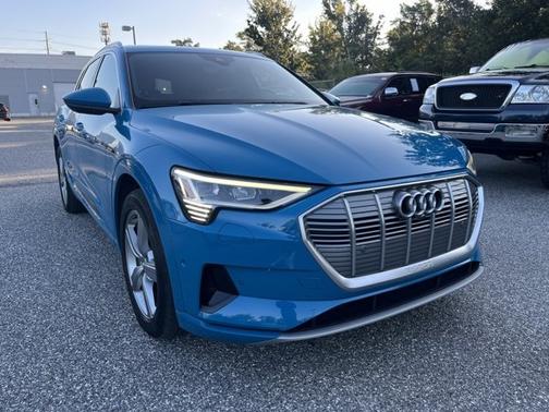 2019 Audi e-tron Premium Plus