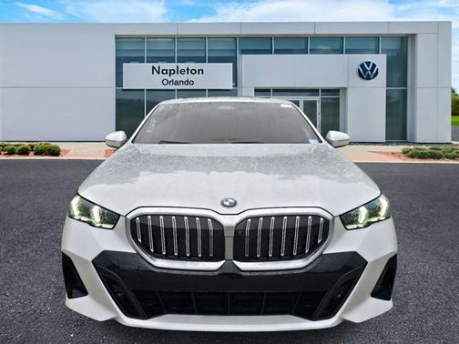 Mineral White Metallic 2024 BMW 530 530i