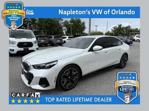 Mineral White Metallic 2024 BMW 530 530i