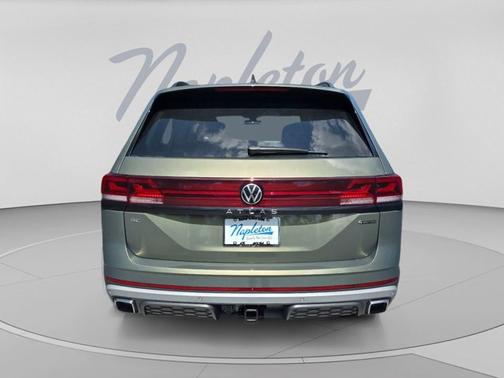 Green 2026 Volkswagen Atlas 2.0T Peak Edition